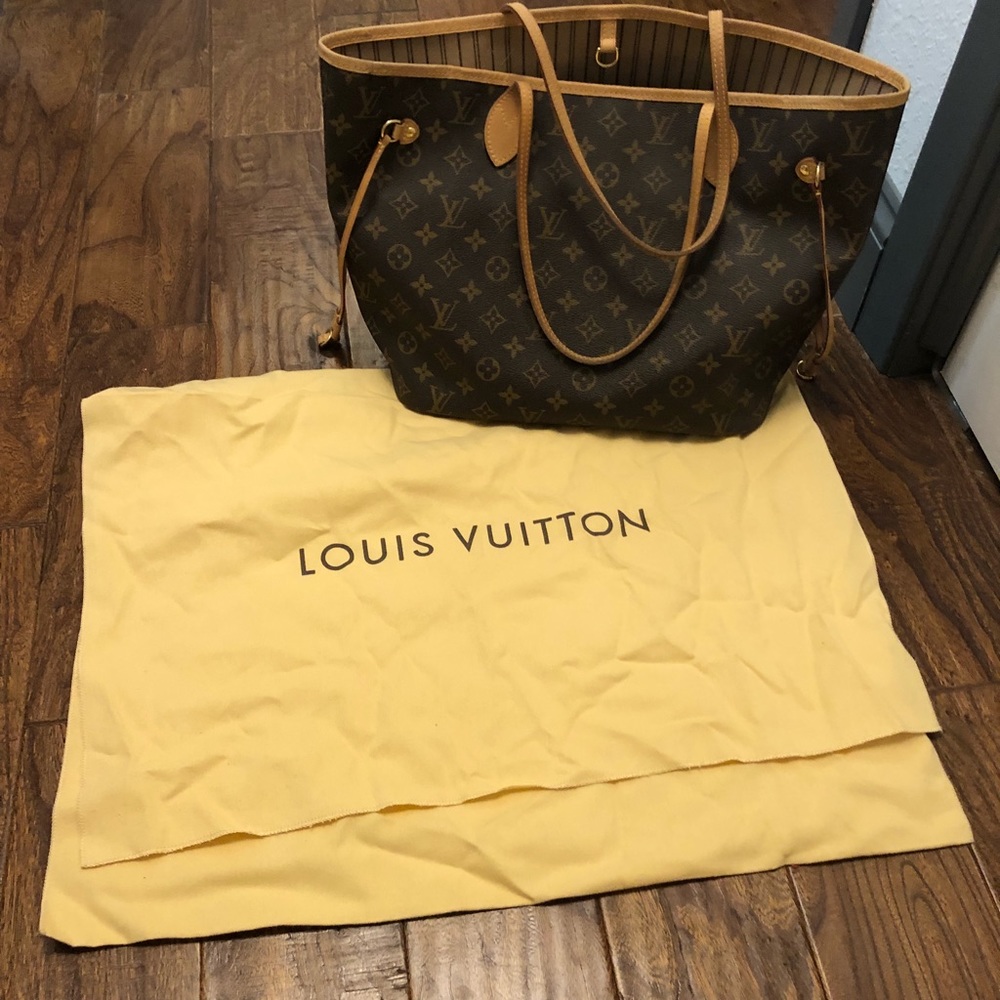 Louis Vuitton MM Neverfull
